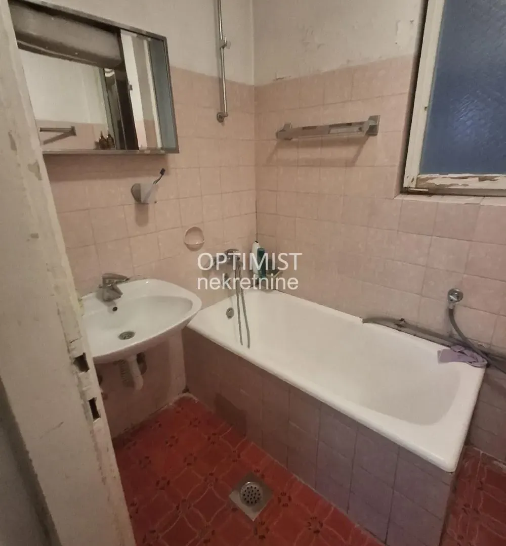 Prodaja, trosoban stan, 69m², Stari Merkator, Novi Beograd Sve Podlokacije