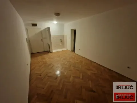 Prodaja, garsonjera, 23m², Socijalno, Novi Sad Sve Podlokacije - image 2