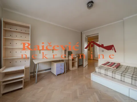 Sale, three bedroom apartment, 72m², Zeleni Venac, Beograd - image 2