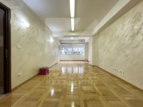 Rent, office space, 82m², City Kvart, Podgorica - image 1