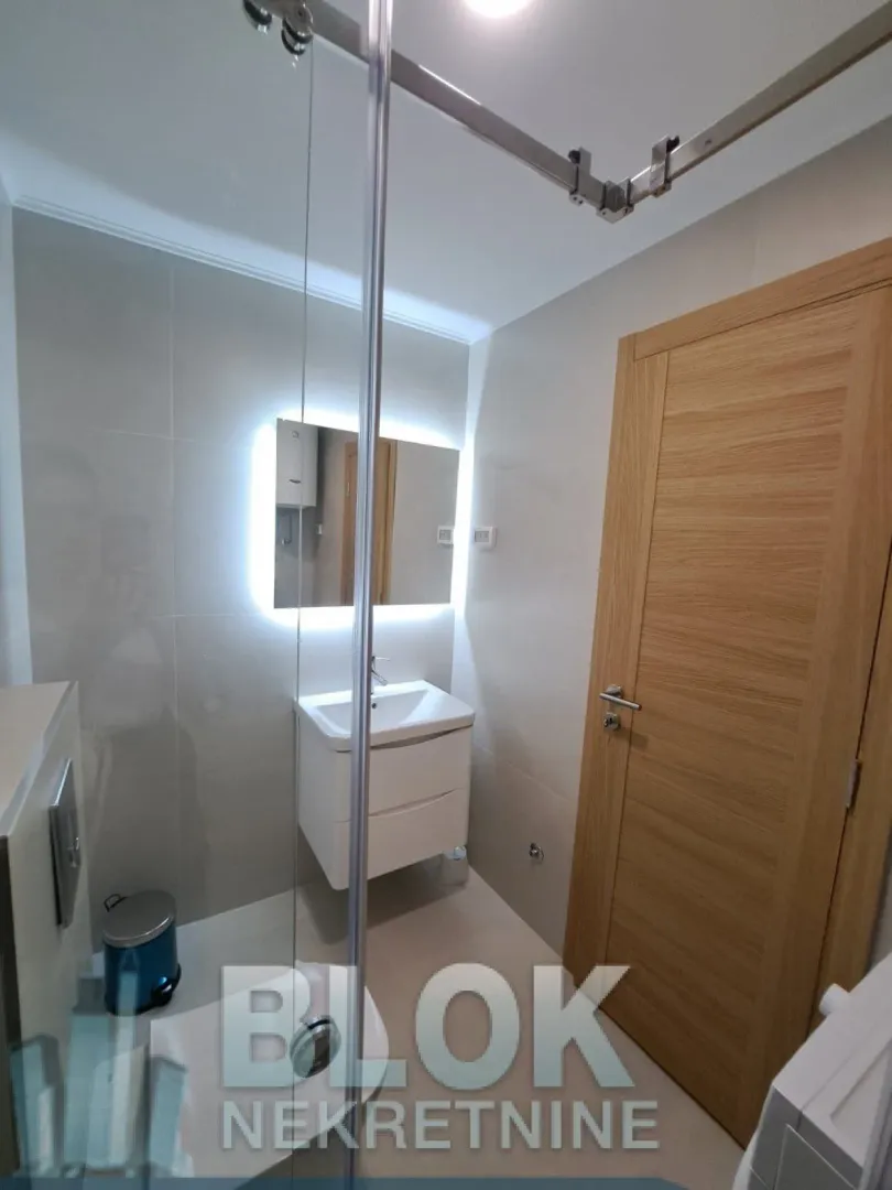 Izdavanje, jednosoban stan, 50m², New City, Podgorica