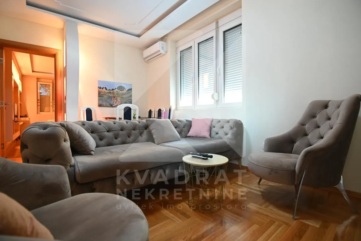 Izdavanje, dvosoban stan, 68m², Centar, Podgorica