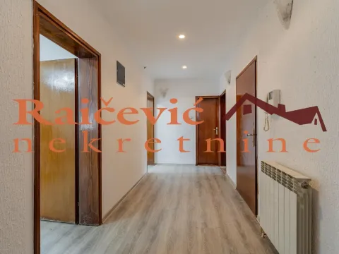 Izdavanje, kuća, 250m², Zvezdara Sve Podlokacije, Beograd - image 13