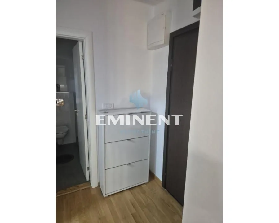 Izdavanje, dvosoban stan, 53m², Kluz, Zvezdara Sve Podlokacije