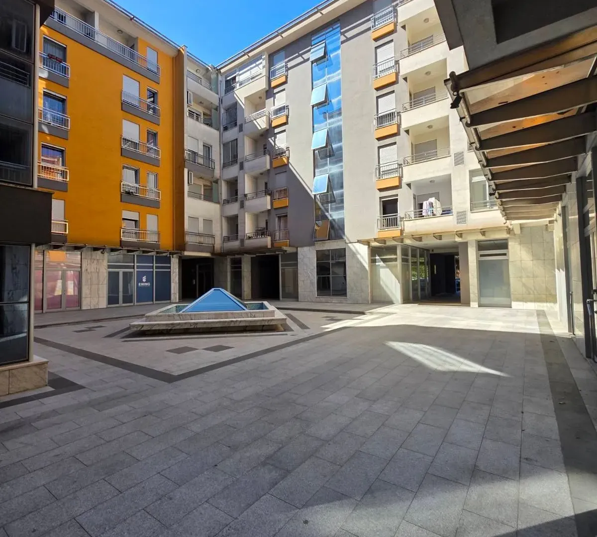 Izdavanje, jednosoban stan, 40m², Pobrežje, Podgorica