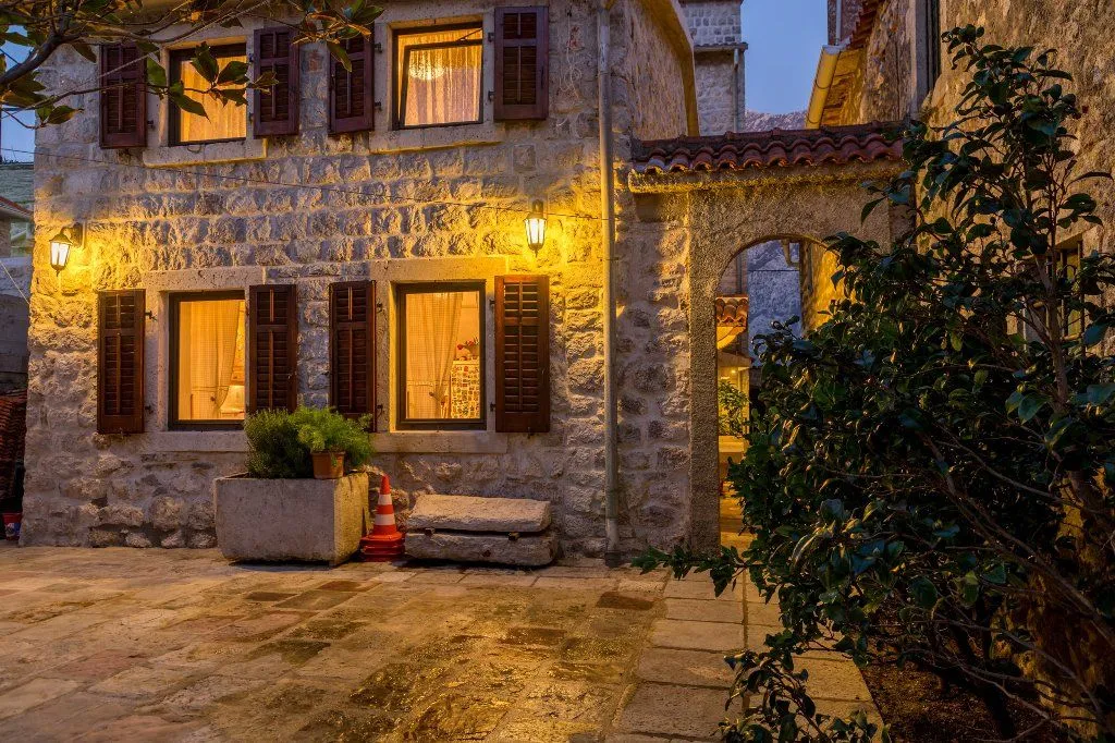 Sale, house, 355m², Prčanj, Kotor
