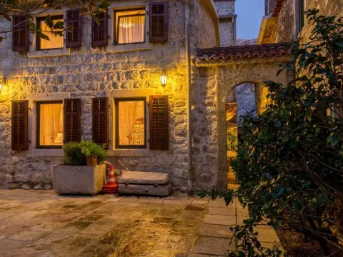 Sale, house, 355m², Prčanj, Kotor - image 4