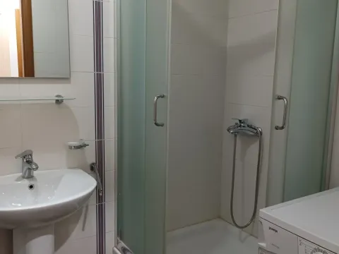 Izdavanje, jednosoban stan, 45m², Stari Aerodrom, Podgorica - image 12