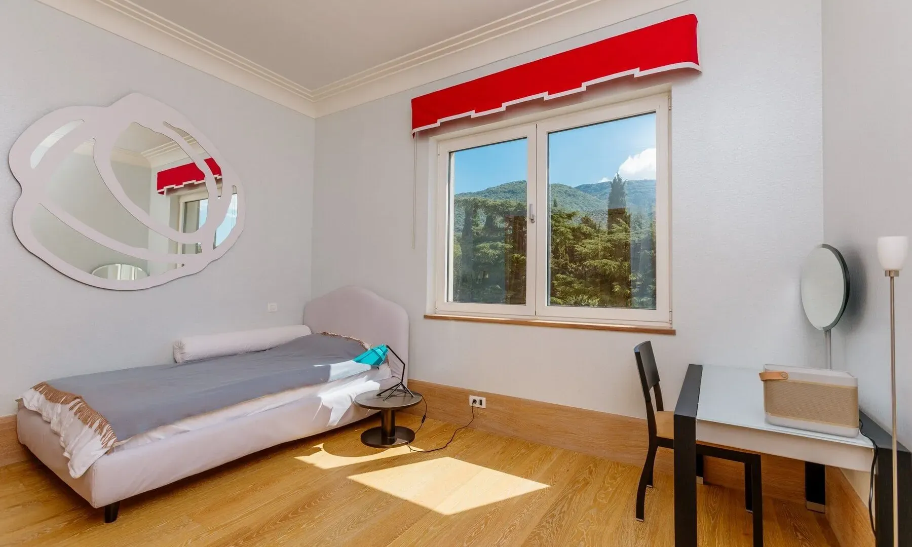 Prodaja, četvorosoban stan, 240m², Porto Montenegro, Tivat