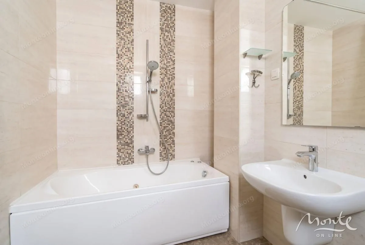 Sale, three bedroom apartment, 98m², Bečići, Budva