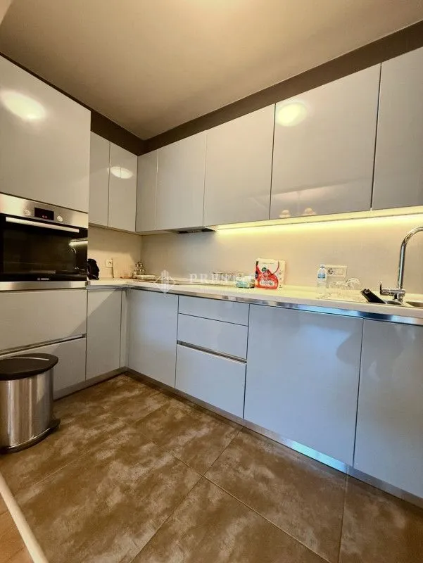 Izdavanje, dvosoban stan, 75m², Preko Morače, Podgorica