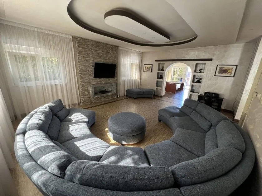 Rent, house, 330m², Golubovci, Podgorica
