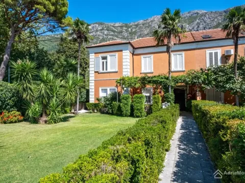 Prodaja, kuća, 112m², Risan, Kotor