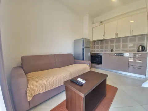 Rent, one bedroom apartment, 46m², Bečići, Budva - image 7