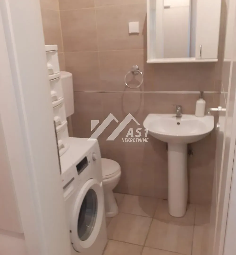 Izdavanje, jednosoban stan, 38m², Nova Detelinara, Novi Sad Sve Podlokacije