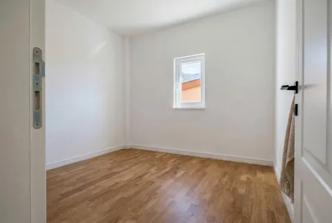 Prodaja, trosoban stan, 61m², Sutomore, Bar - image 10