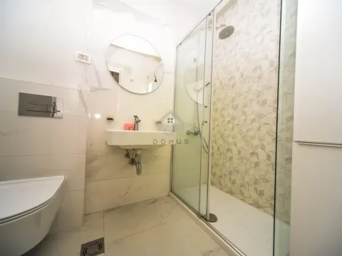 Izdavanje, jednosoban stan, 49m², Central Point, Podgorica - image 8