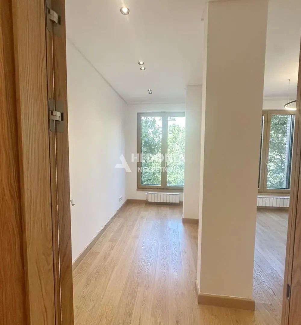 Rent, office space, 94m², Kalenić Pijaca, Vračar Sve Podlokacije
