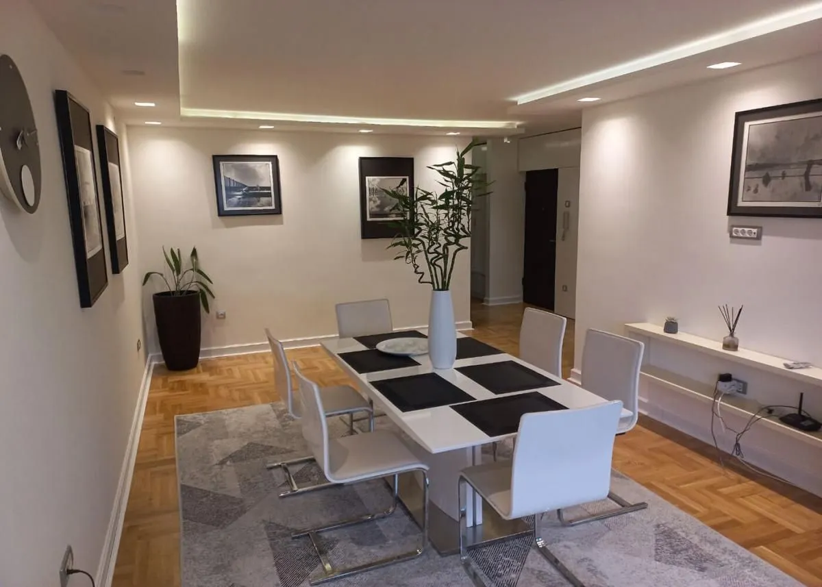 Rent, apartment, 180m², Stari Grad, Beograd