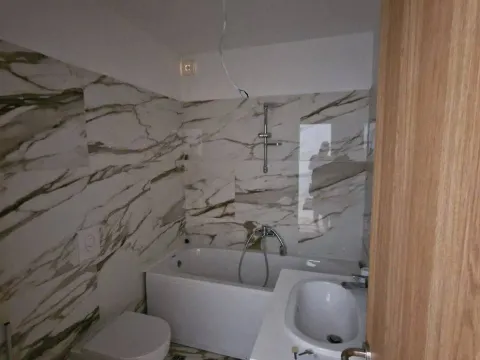 Prodaja, dvosoban stan, 75m², Dobrota, Kotor - image 7