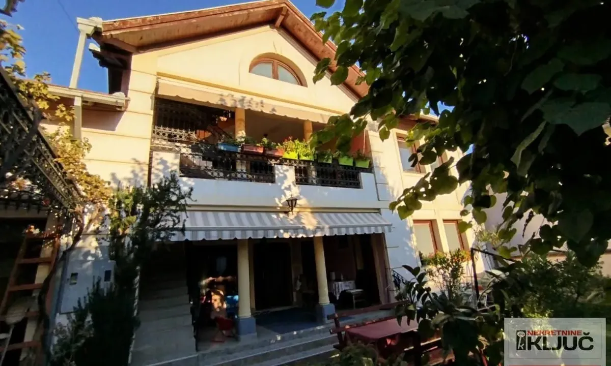 Izdavanje, kuća, 170m², Adice, Novi Sad Sve Podlokacije