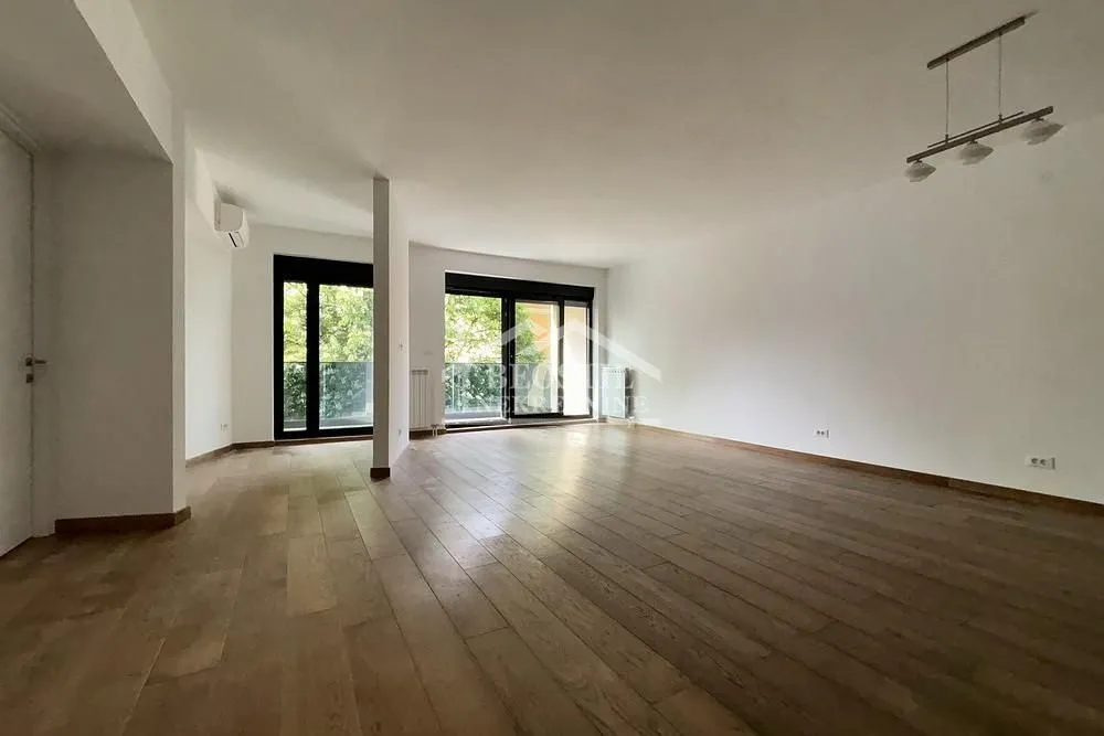 Prodaja, trosoban stan, 83m², Kalenić Pijaca, Vračar Sve Podlokacije