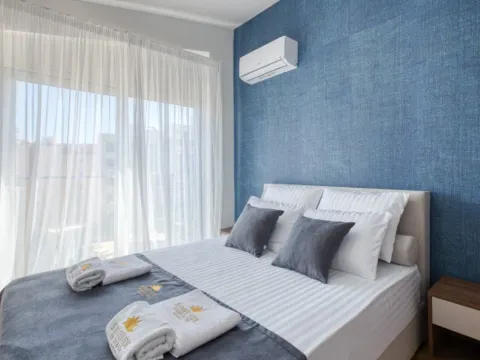 Izdavanje, jednosoban stan, 35m², Bečići, Budva