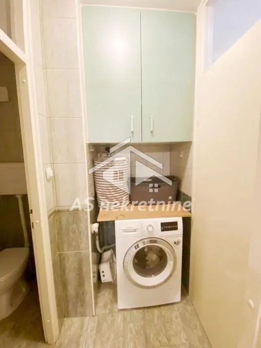 Izdavanje, četvorosoban stan, 120m², Voždovačka Crkva, Voždovac Sve Podlokacije