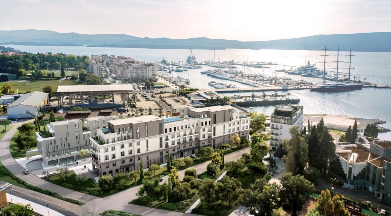 Prodaja, dvosoban stan, 116m², Centar, Tivat
