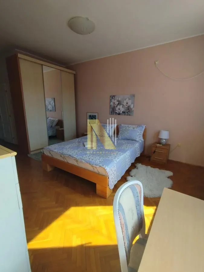 Prodaja, četvorosoban stan, 120m², Centar, Novi Sad