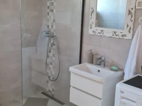 Izdavanje, jednosoban stan, 48m², Cetinje, Crna Gora - image 5