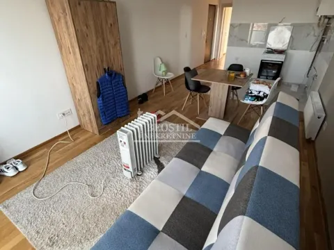 Prodaja, jednosoban stan, 43m², Centar, Stara Pazova - image 4