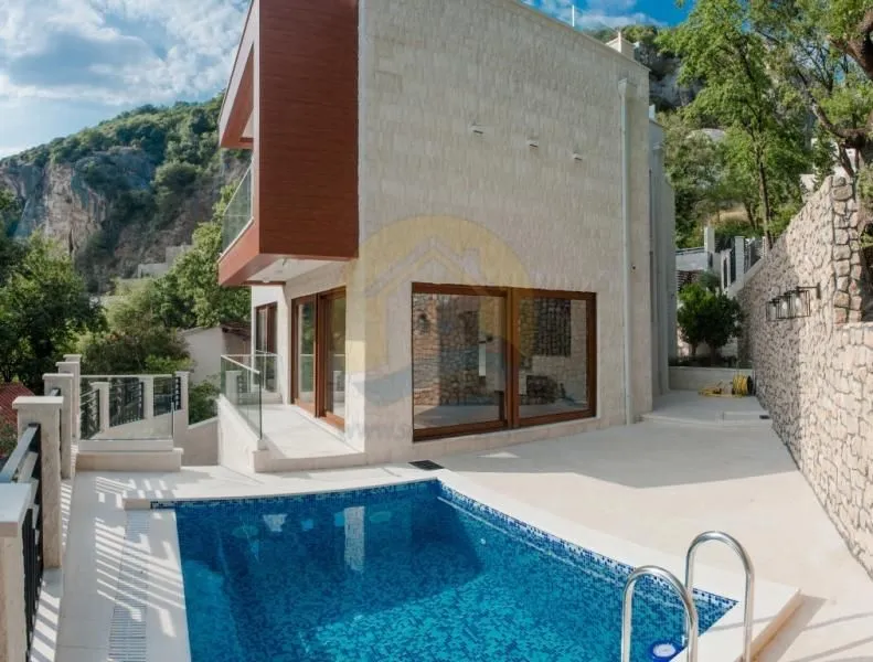 Prodaja, kuća, 285m², Reževići, Budva