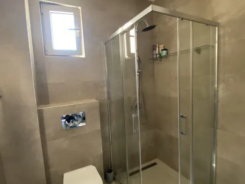 Izdavanje, dvosoban stan, 67m², Bečići, Budva - image 10