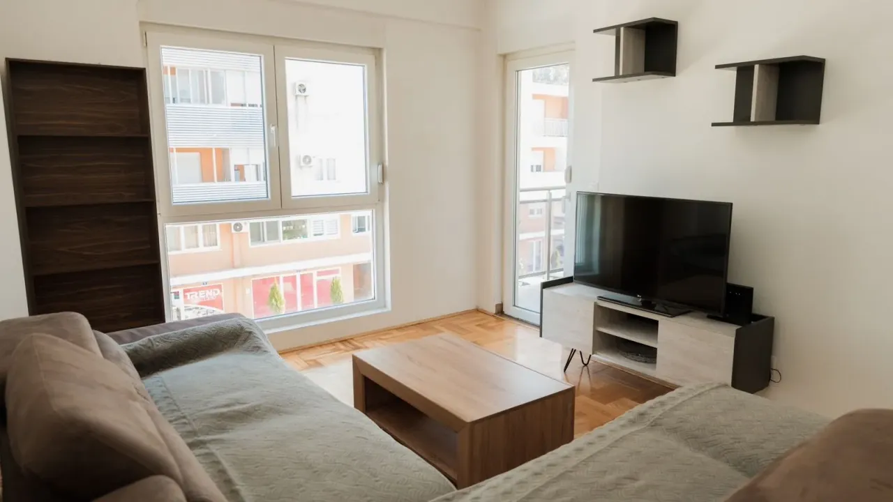 Izdavanje, jednosoban stan, 50m², Zabjelo, Podgorica