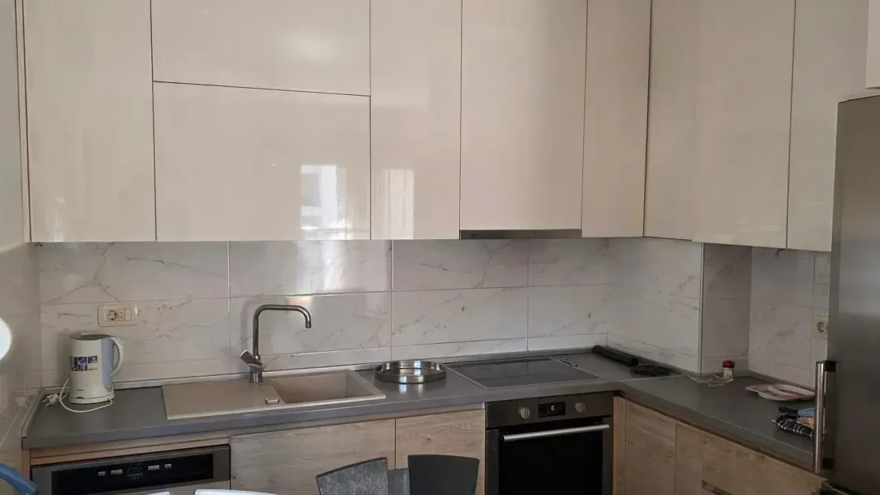 Izdavanje, dvosoban stan, 72m², Blok 9, Podgorica