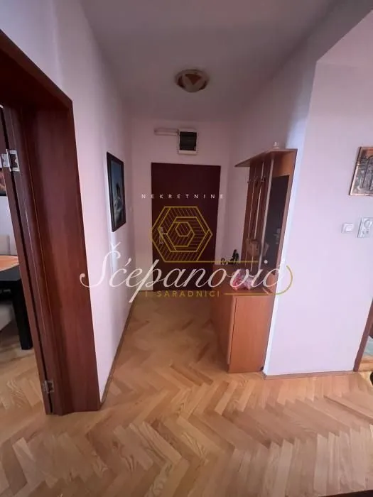 Izdavanje, trosoban stan, 72m², Podbara, Novi Sad Sve Podlokacije