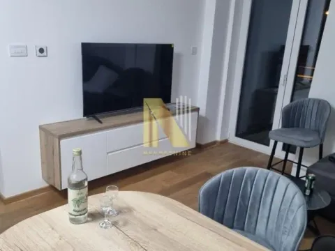 Izdavanje, dvosoban stan, 44m², Bulevar Oslobodjenja, Novi Sad Sve Podlokacije - image 1