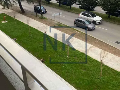 Izdavanje, poslovni prostor, 40m², Central Point, Podgorica - image 4