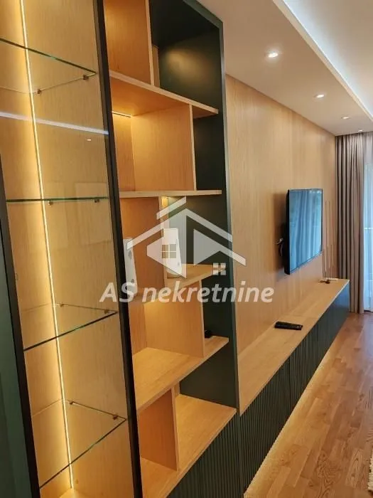Rent, three bedroom apartment, 77m², Crveni Krst, Beograd