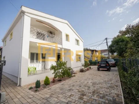 Prodaja, kuća, 180m², Dalmatinska ulica, Podgorica - image 30