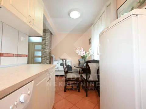 Izdavanje, dvosoban stan, 75m², Zlatica, Podgorica - image 7