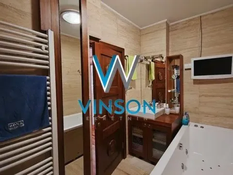 Izdavanje, četvorosoban stan, 115m², Centar, Novi Sad - image 18