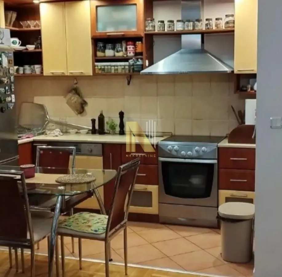 Izdavanje, dvosoban stan, 43m², Podbara, Novi Sad Sve Podlokacije