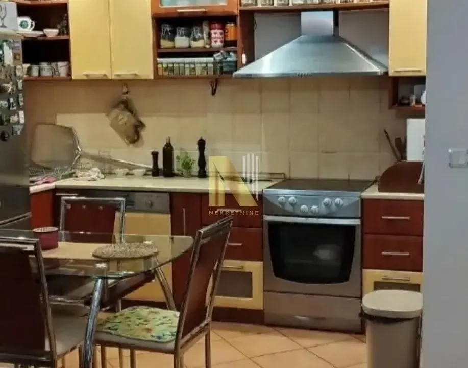 Izdavanje, dvosoban stan, 43m², Podbara, Novi Sad Sve Podlokacije