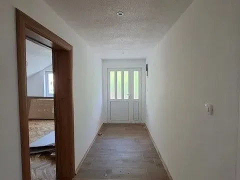 Izdavanje, dvosoban stan, 100m², Zlatica, Podgorica - image 10