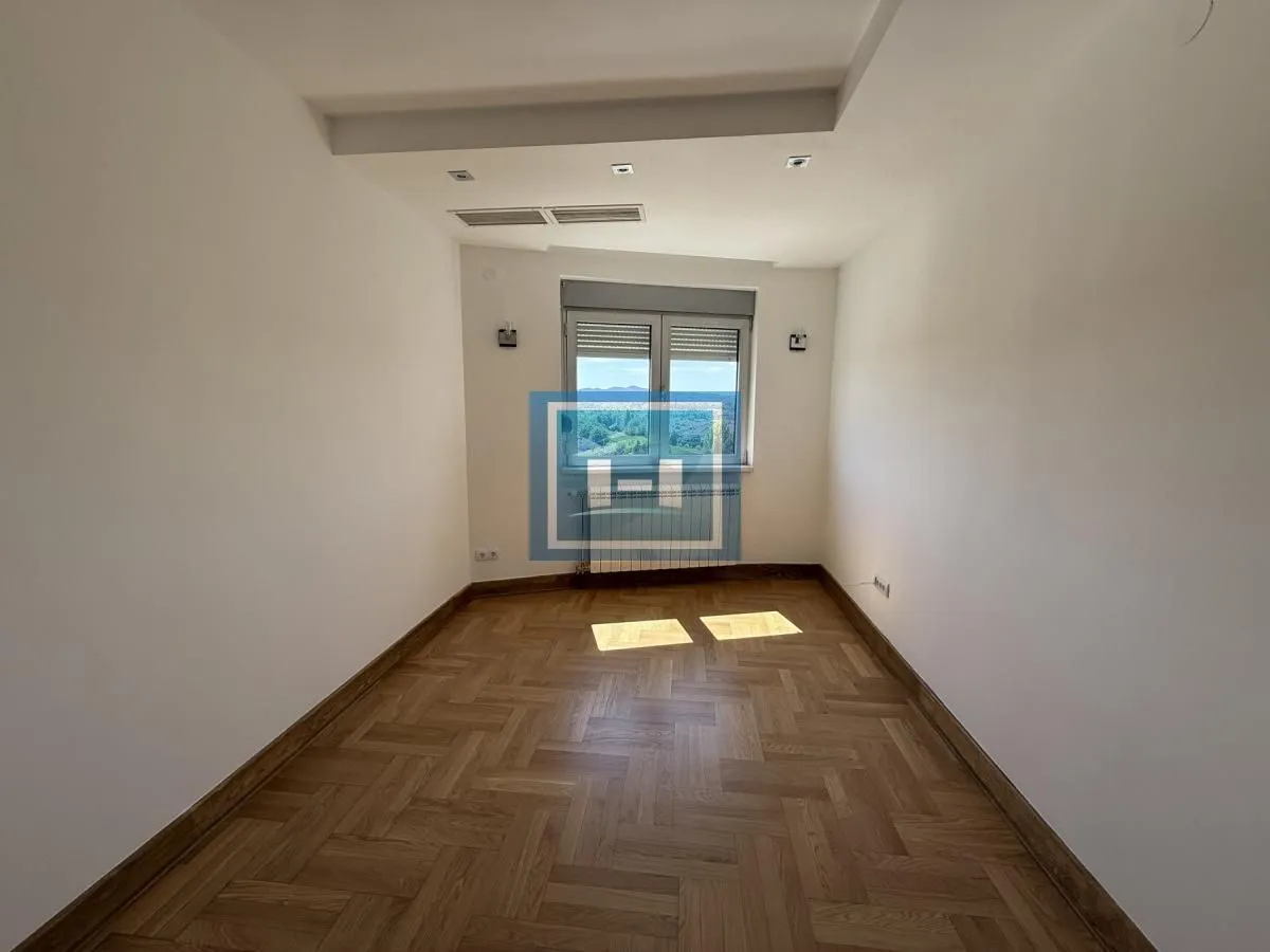 Prodaja, dvosoban stan, 95m², Vašarište, Jagodina