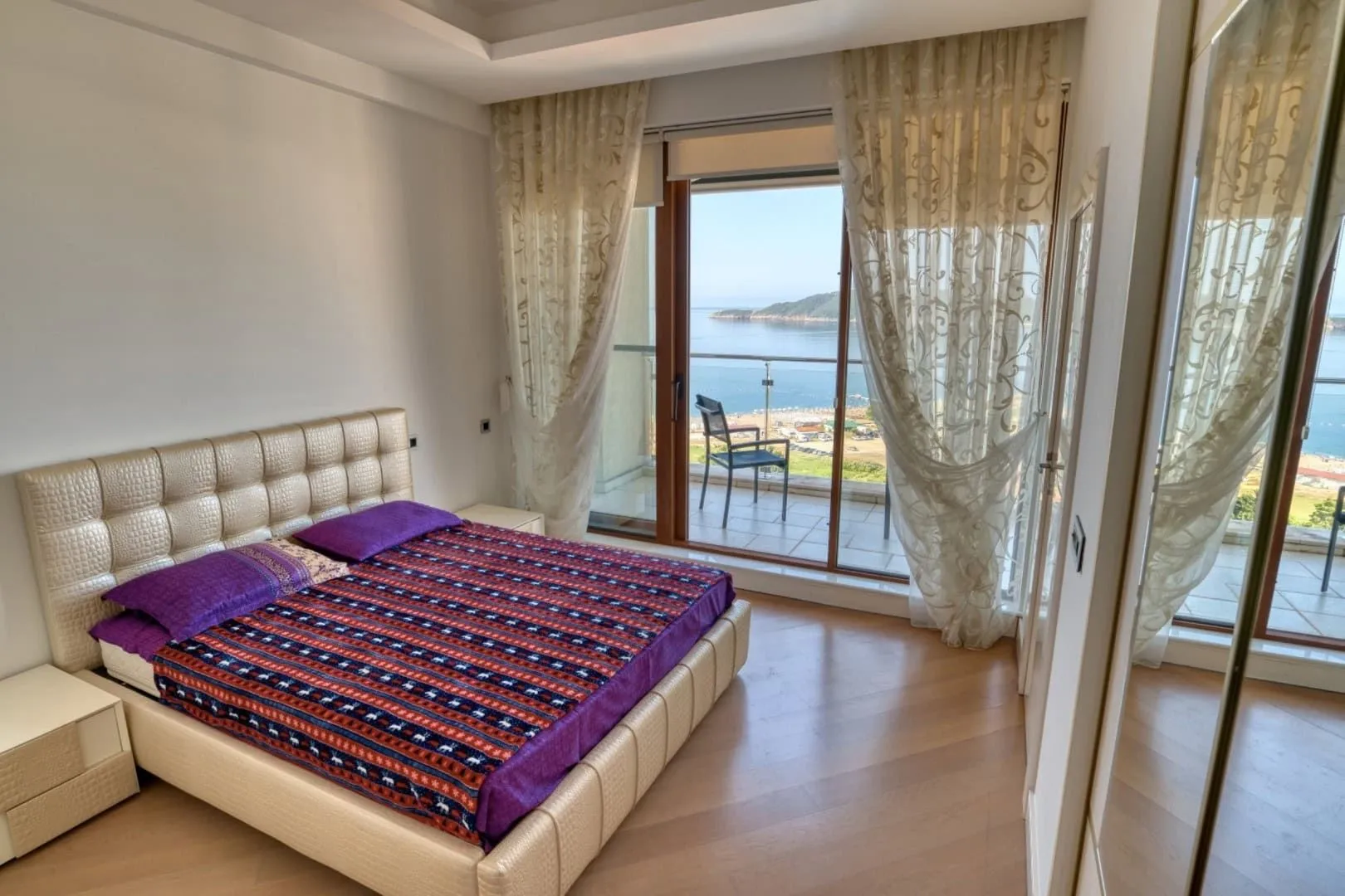 Sale, four bedroom apartment, 199m², Bečići, Budva