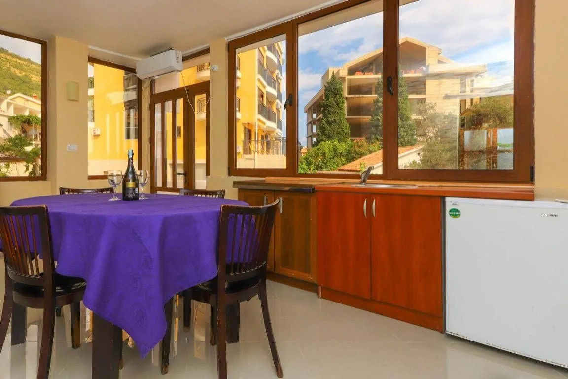 Sale, hospitality venue, 450m², Petrovac, Budva