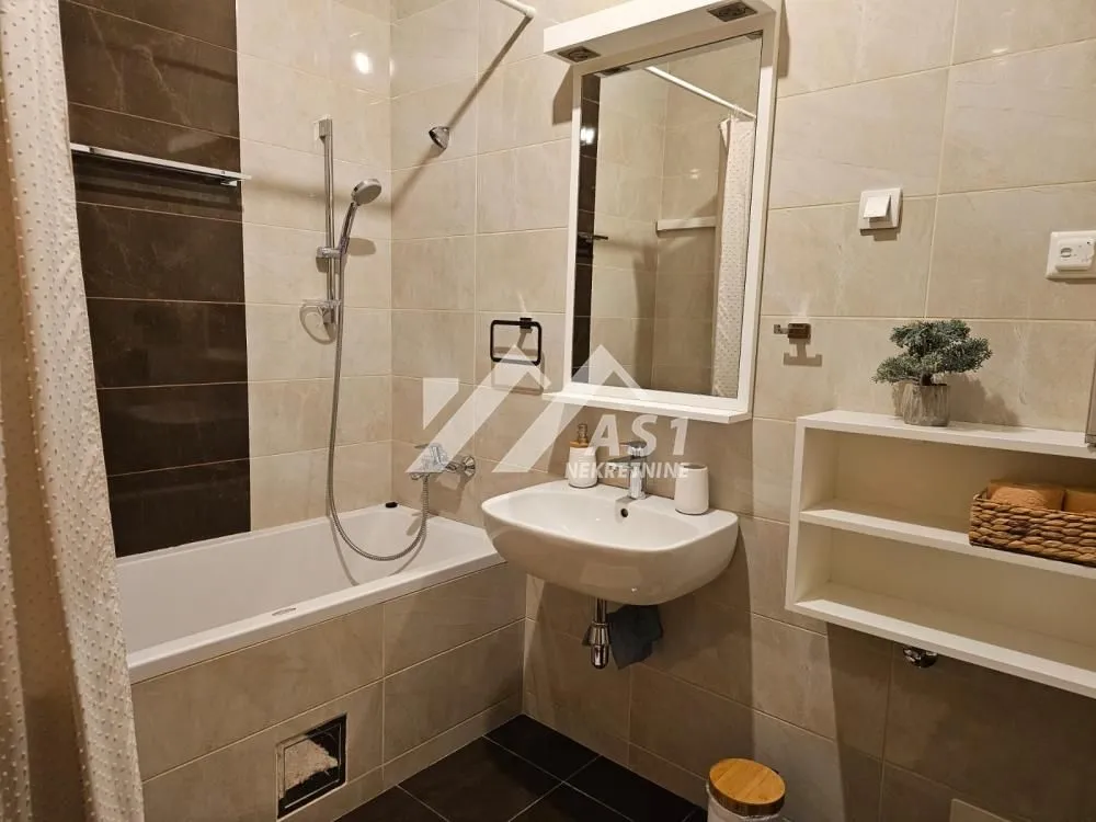 Izdavanje, dvosoban stan, 52m², Novi Sad Sve Podlokacije, Novi Sad